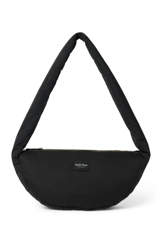 Schwarze bauschige Mini-Umhängetasche