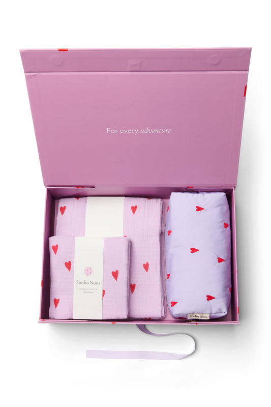 Geschenkset für Neugeborene – Lila Herzen