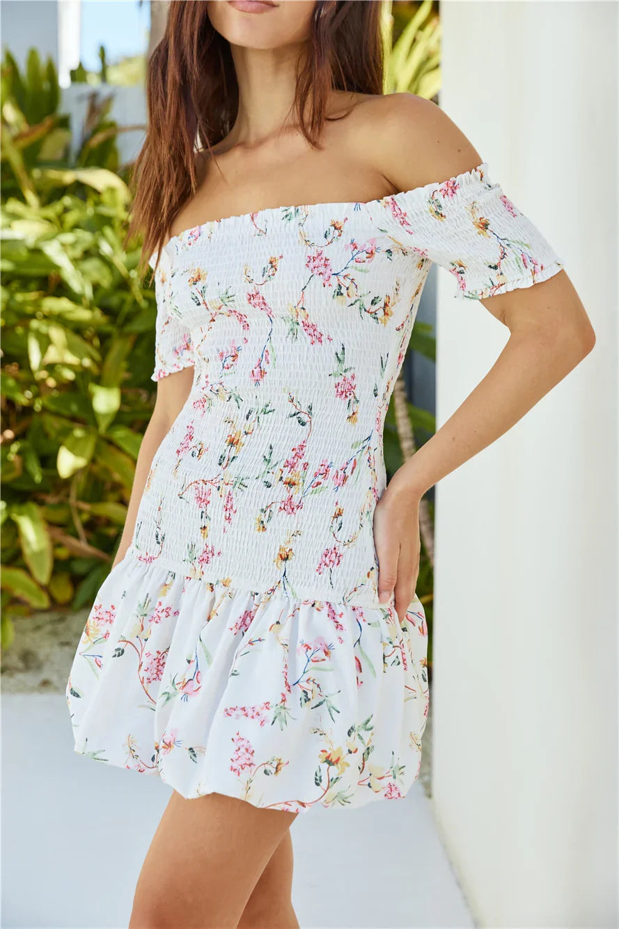 Mimi schulterfreies Minikleid Beige