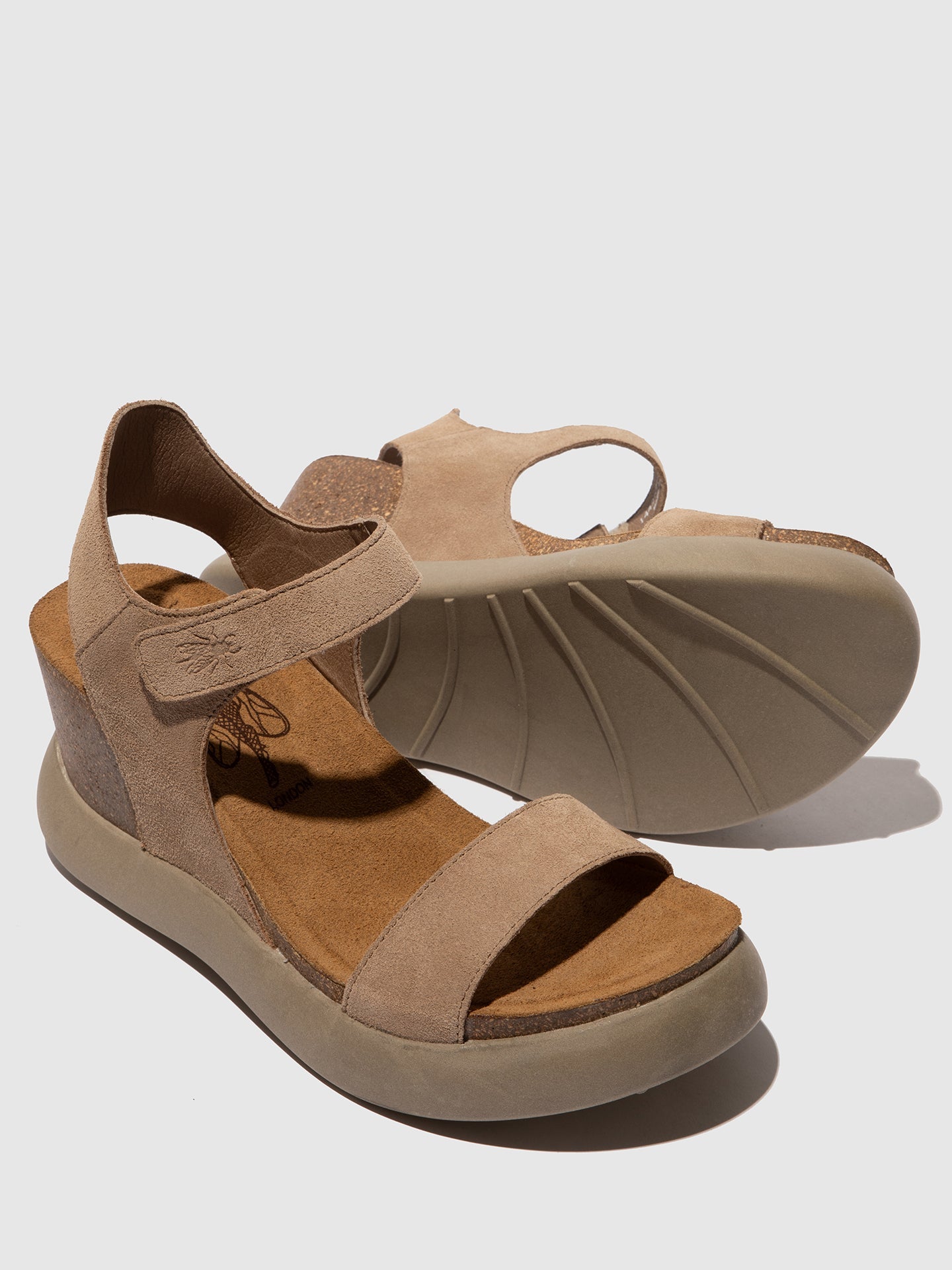 Velcro Sandals GOGO967FLY SUEDE TAUPE