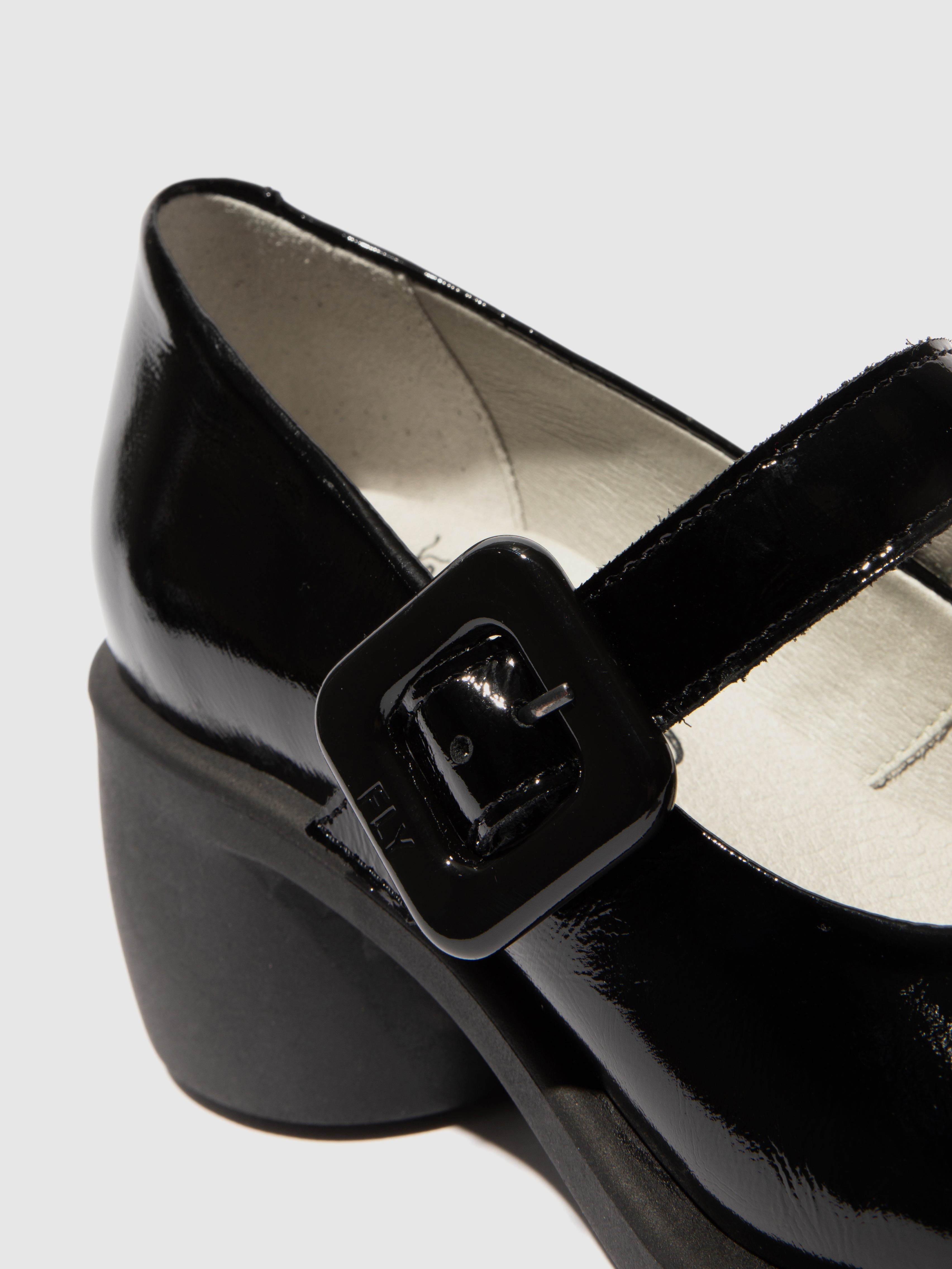 Buckle Shoes HUVI044FLY NAPPALAK BLACK