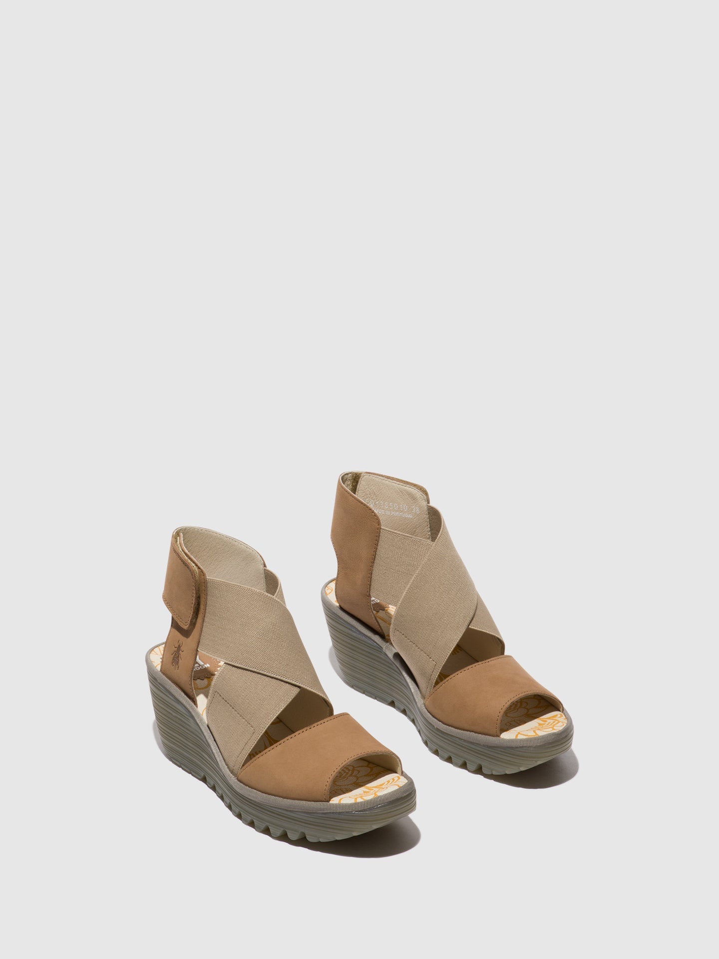 Crossover Sandals YUBA385FLY SAND