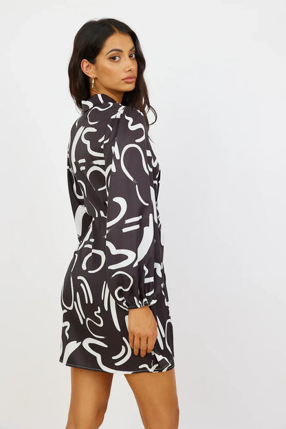 Less I Know Kleid Schwarz