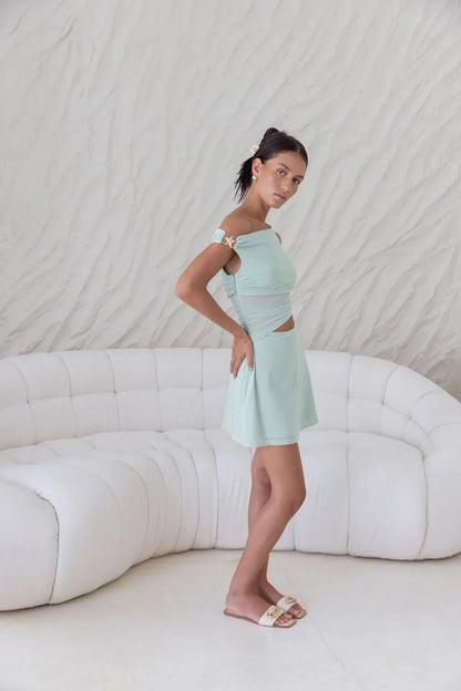 Forever Present Off-Shoulder Mini-Mesh-Kleid Salbeigrün